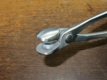 Load image into Gallery viewer, Farriers Equipment Tools | 8, 10, 12 mm Tongs | 15 to 16" Long | Chrome Vanadium - Farriers Equipment
